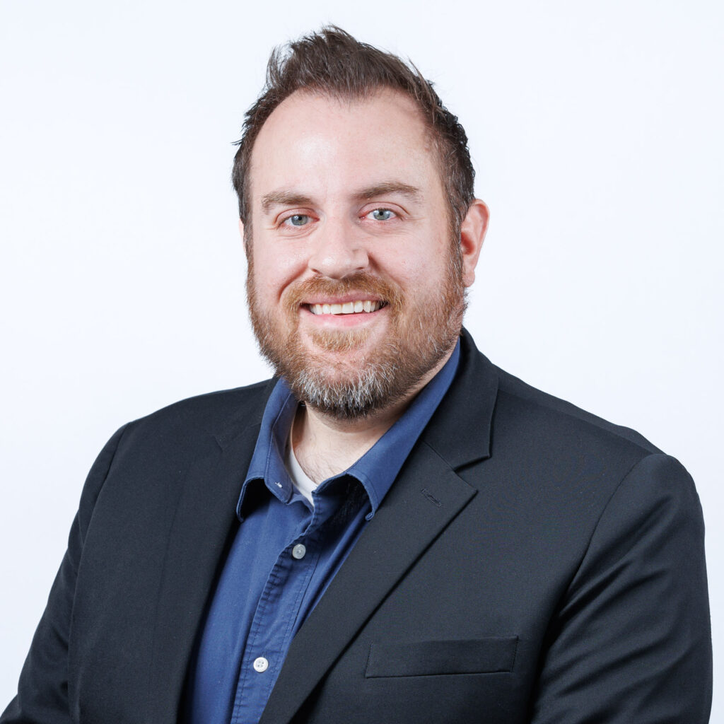 0S1A3238-Edit Tim Hunt professional headshot